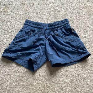zella navy athletic shorts extra small